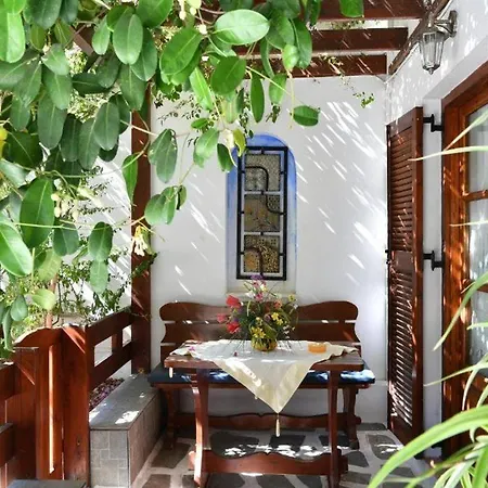 巴蒂斯塔斯公寓酒店 * 纳乌萨