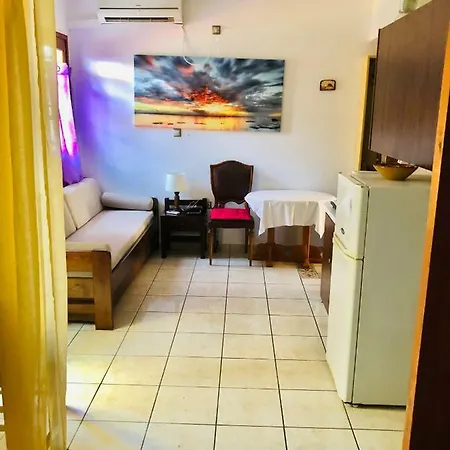 公寓 巴蒂斯塔斯公寓酒店 纳乌萨